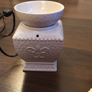 Electric wax warmer and yankee tarts bundle